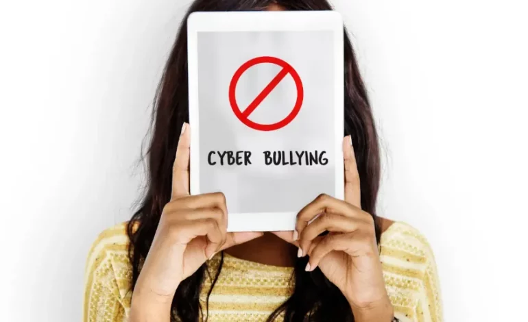 How to Recognize Cyberbullying